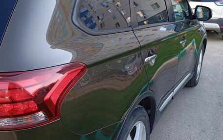 Mitsubishi Outlander III рестайлинг 3, 2018 год, 1 950 000 рублей, 7 фотография