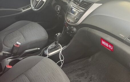 Hyundai Solaris II рестайлинг, 2015 год, 950 000 рублей, 9 фотография