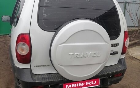 Chevrolet Niva I рестайлинг, 2015 год, 740 000 рублей, 2 фотография