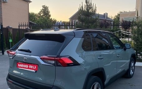 Toyota RAV4, 2020 год, 3 050 000 рублей, 3 фотография