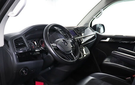 Volkswagen Multivan T6 рестайлинг, 2019 год, 3 990 000 рублей, 13 фотография