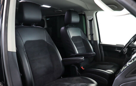 Volkswagen Multivan T6 рестайлинг, 2019 год, 3 990 000 рублей, 16 фотография