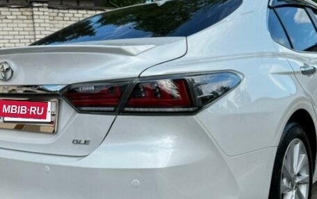 Toyota Camry, 2022 год, 3 700 000 рублей, 2 фотография