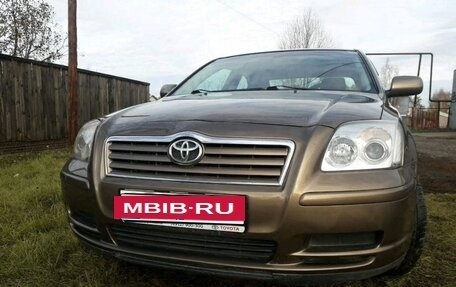 Toyota Avensis III рестайлинг, 2005 год, 640 000 рублей, 3 фотография