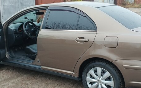 Toyota Avensis III рестайлинг, 2005 год, 640 000 рублей, 22 фотография