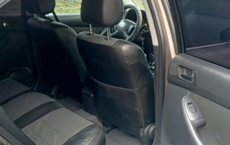 Toyota Avensis III рестайлинг, 2005 год, 640 000 рублей, 14 фотография