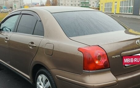Toyota Avensis III рестайлинг, 2005 год, 640 000 рублей, 20 фотография