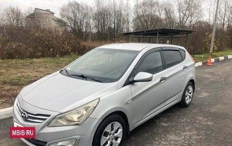 Hyundai Solaris II рестайлинг, 2015 год, 730 000 рублей, 2 фотография