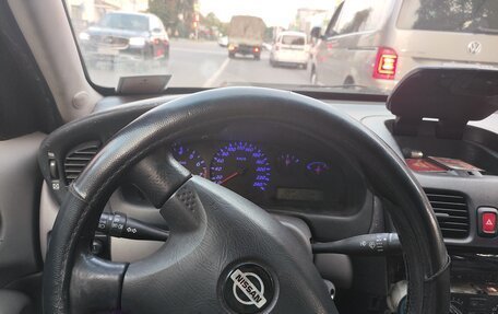 Nissan Almera, 2001 год, 150 000 рублей, 10 фотография