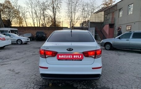 KIA Rio III рестайлинг, 2015 год, 1 050 000 рублей, 5 фотография