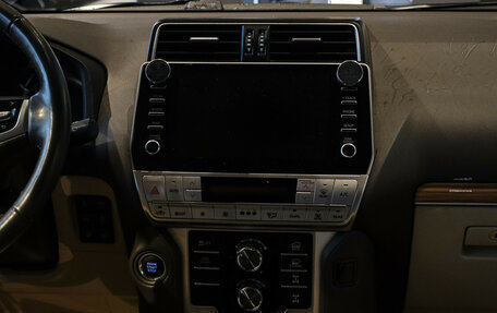 Toyota Land Cruiser Prado 150 рестайлинг 2, 2021 год, 7 000 000 рублей, 11 фотография