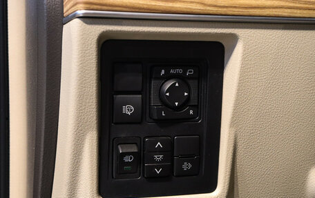 Toyota Land Cruiser Prado 150 рестайлинг 2, 2021 год, 7 000 000 рублей, 16 фотография