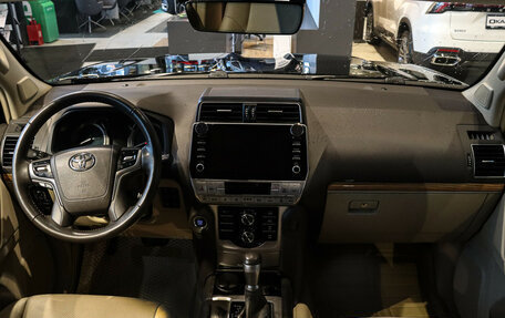 Toyota Land Cruiser Prado 150 рестайлинг 2, 2021 год, 7 000 000 рублей, 10 фотография