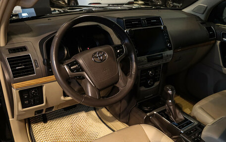 Toyota Land Cruiser Prado 150 рестайлинг 2, 2021 год, 7 000 000 рублей, 13 фотография