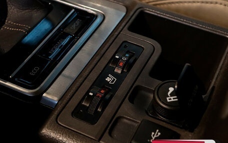 Toyota Land Cruiser Prado 150 рестайлинг 2, 2021 год, 7 000 000 рублей, 19 фотография