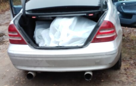 Mercedes-Benz C-Класс, 2003 год, 550 000 рублей, 1 фотография