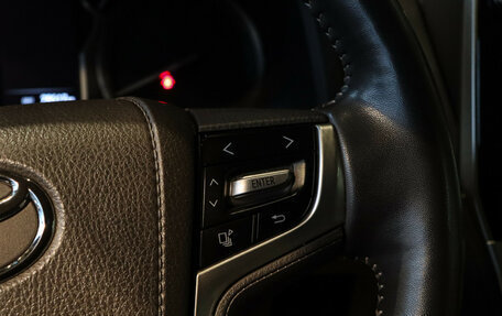Toyota Land Cruiser Prado 150 рестайлинг 2, 2021 год, 7 000 000 рублей, 21 фотография
