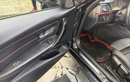 BMW 3 серия, 2015 год, 1 900 000 рублей, 15 фотография