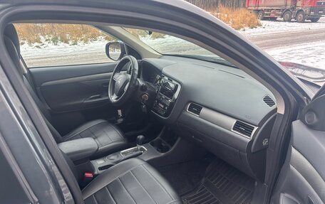 Mitsubishi Outlander III рестайлинг 3, 2014 год, 1 550 000 рублей, 14 фотография