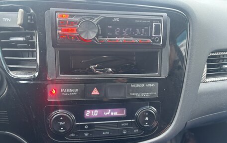 Mitsubishi Outlander III рестайлинг 3, 2014 год, 1 550 000 рублей, 15 фотография