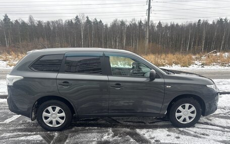 Mitsubishi Outlander III рестайлинг 3, 2014 год, 1 550 000 рублей, 7 фотография