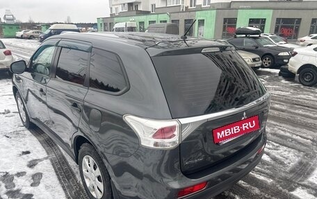 Mitsubishi Outlander III рестайлинг 3, 2014 год, 1 550 000 рублей, 5 фотография
