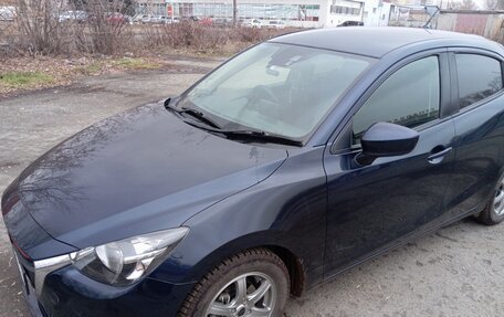 Mazda Demio IV, 2016 год, 1 000 000 рублей, 2 фотография