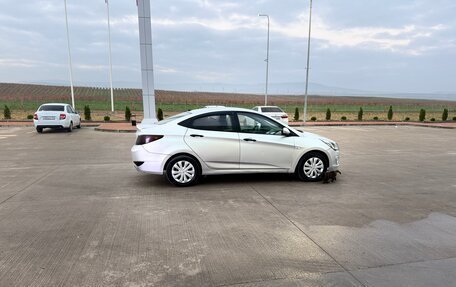 Hyundai Solaris II рестайлинг, 2015 год, 535 000 рублей, 5 фотография
