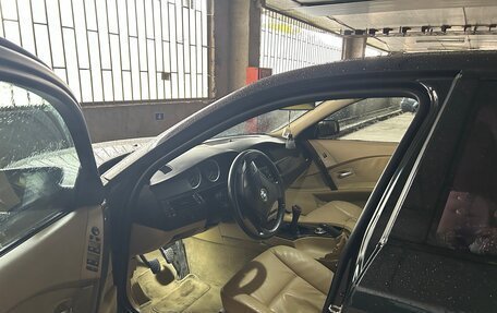 BMW 5 серия, 2004 год, 920 000 рублей, 9 фотография