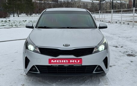 KIA Rio IV, 2021 год, 1 640 000 рублей, 5 фотография