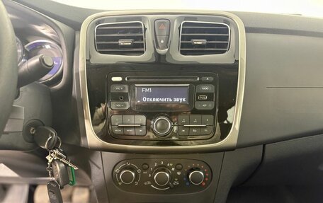 Renault Logan II, 2016 год, 860 000 рублей, 11 фотография