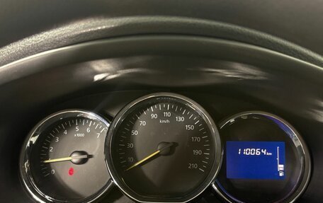 Renault Logan II, 2016 год, 860 000 рублей, 9 фотография