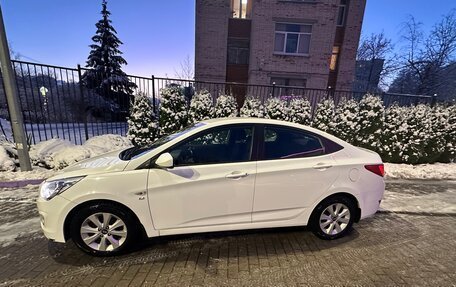 Hyundai Solaris II рестайлинг, 2016 год, 1 050 000 рублей, 2 фотография