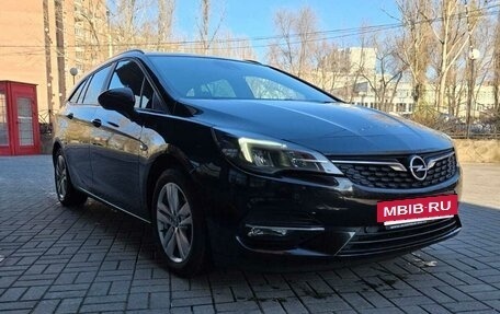 Opel Astra K, 2021 год, 1 950 000 рублей, 5 фотография