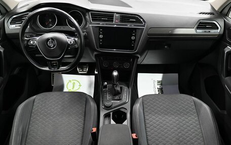 Volkswagen Tiguan II, 2018 год, 2 495 000 рублей, 11 фотография