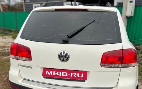 Volkswagen Touareg III, 2006 год, 830 000 рублей, 2 фотография