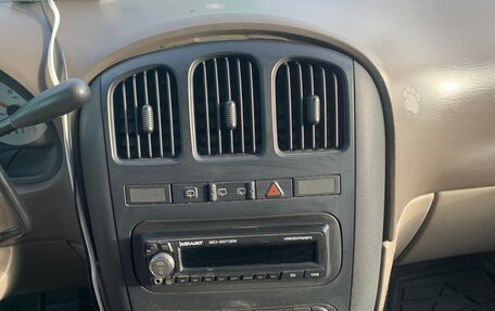 Chrysler Voyager IV, 2001 год, 390 000 рублей, 10 фотография