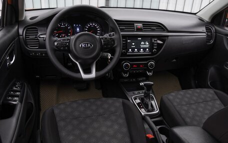 KIA Rio IV, 2018 год, 1 599 000 рублей, 6 фотография