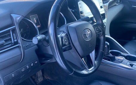 Toyota Camry, 2021 год, 3 500 000 рублей, 10 фотография