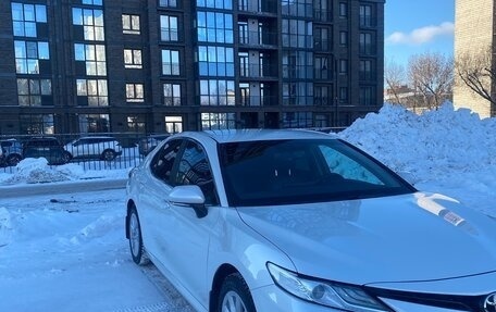 Toyota Camry, 2021 год, 3 500 000 рублей, 2 фотография