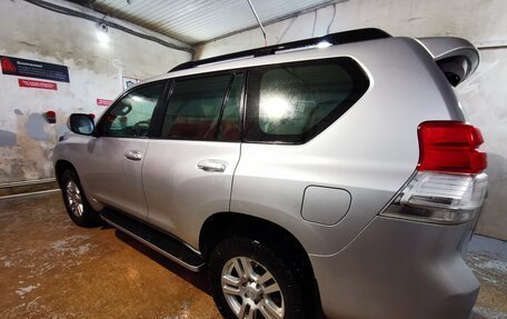 Toyota Land Cruiser Prado 150 рестайлинг 2, 2012 год, 3 100 000 рублей, 3 фотография