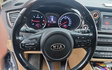KIA Carnival III, 2018 год, 2 500 000 рублей, 6 фотография