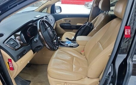 KIA Carnival III, 2018 год, 2 500 000 рублей, 3 фотография