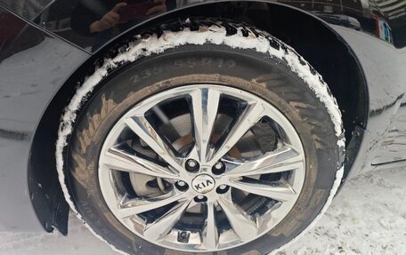 KIA Carnival III, 2018 год, 2 500 000 рублей, 21 фотография