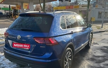 Volkswagen Tiguan II, 2018 год, 2 750 000 рублей, 3 фотография