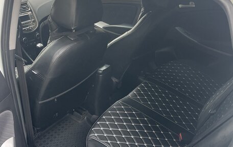 Hyundai Solaris II рестайлинг, 2015 год, 870 000 рублей, 7 фотография