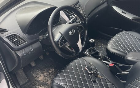 Hyundai Solaris II рестайлинг, 2015 год, 870 000 рублей, 6 фотография