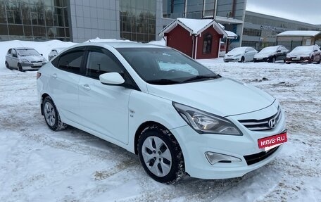 Hyundai Solaris II рестайлинг, 2015 год, 870 000 рублей, 2 фотография