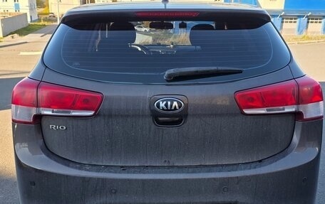 KIA Rio III рестайлинг, 2015 год, 960 000 рублей, 2 фотография