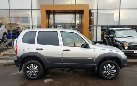 Chevrolet Niva I рестайлинг, 2017 год, 749 000 рублей, 4 фотография